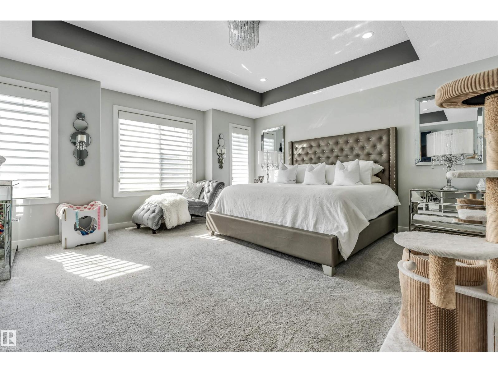 4705 35 ST - 21