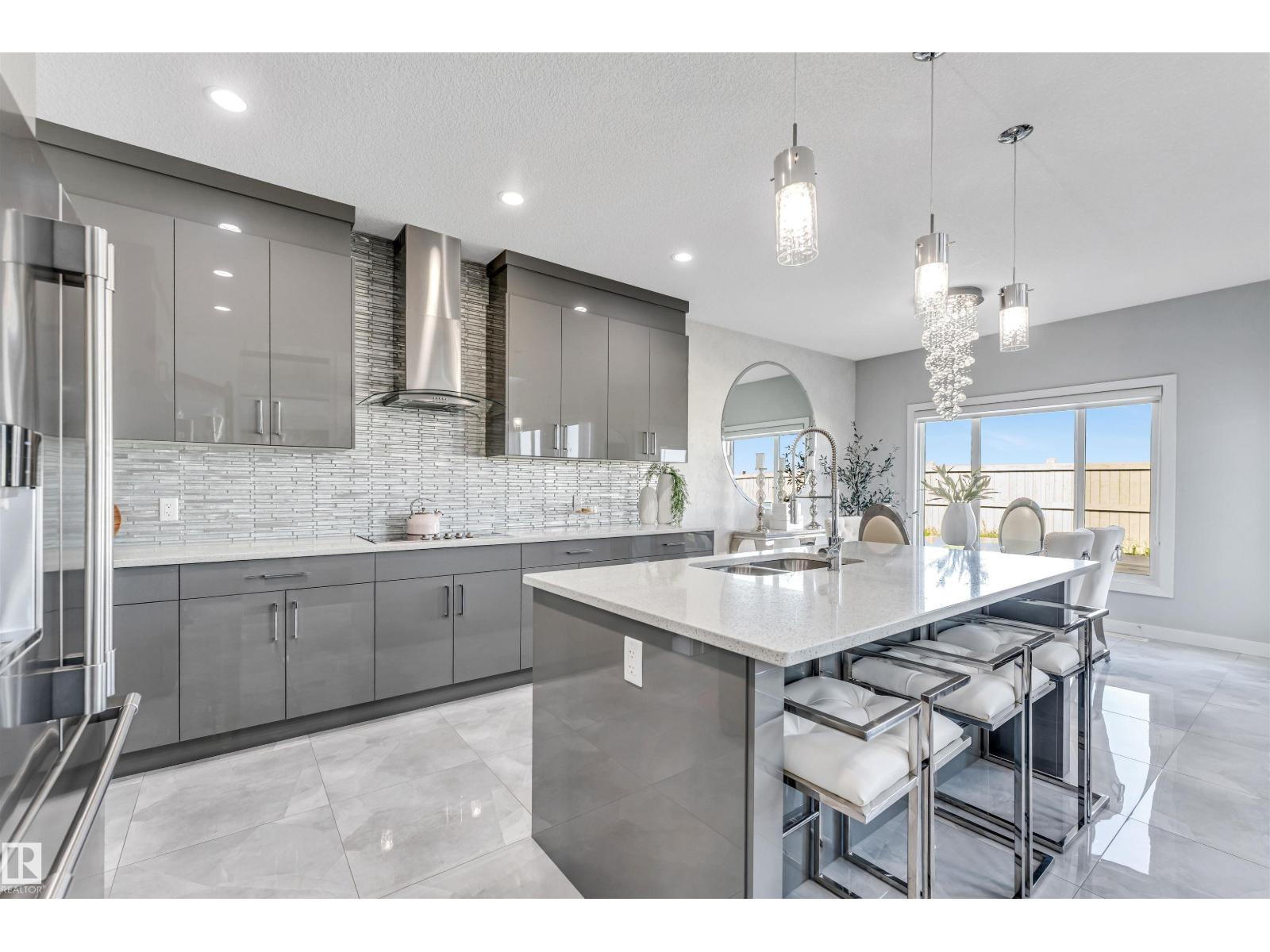 4705 35 ST - 5