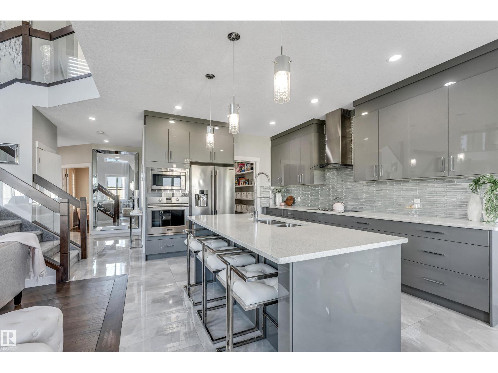 4705 35 ST - 4