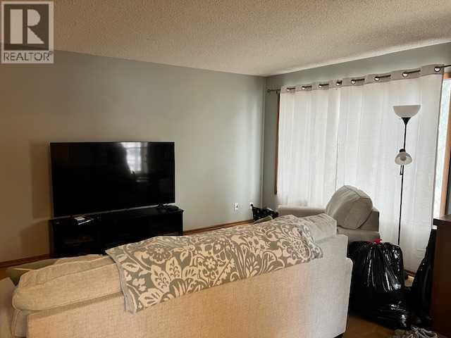 1105 and 1107 11 Street S - 5