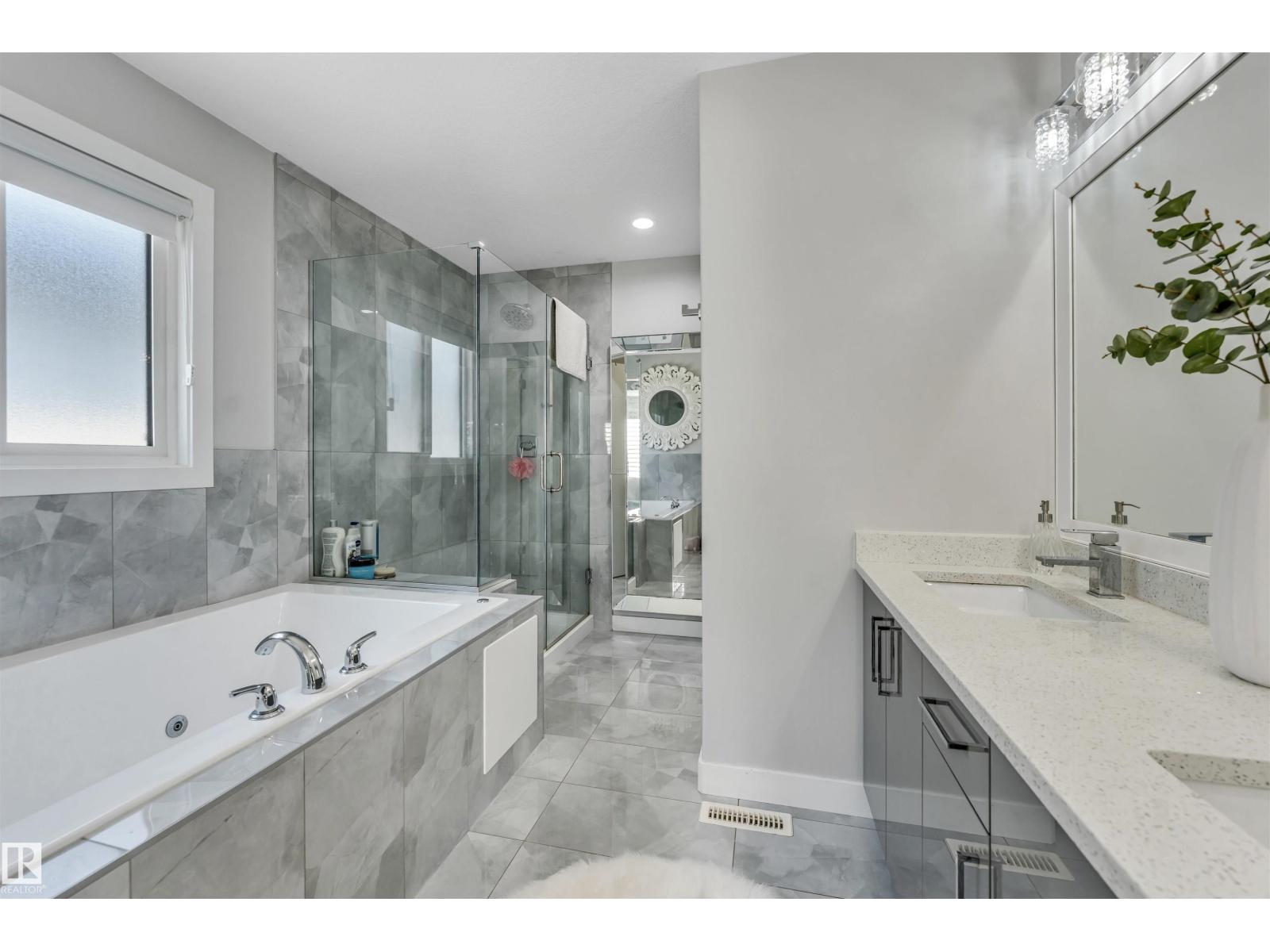4705 35 ST - 23
