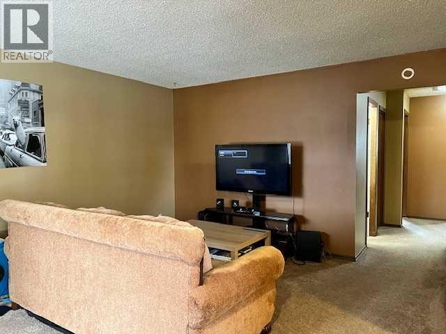 1105 and 1107 11 Street S - 20