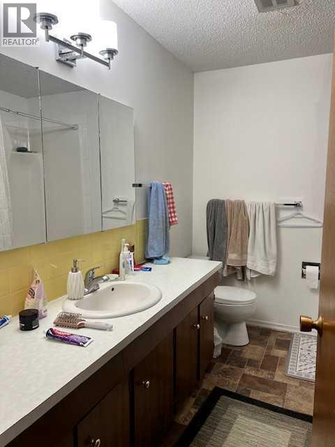 1105 and 1107 11 Street S - 22