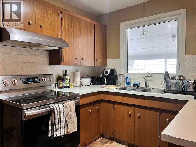 1105 and 1107 11 Street S - 18