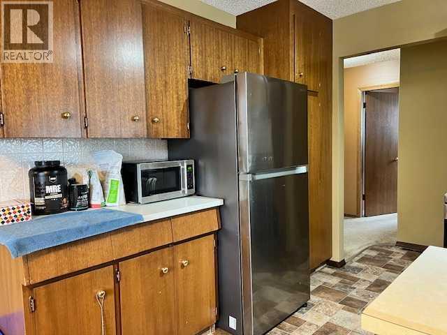 1105 and 1107 11 Street S - 17