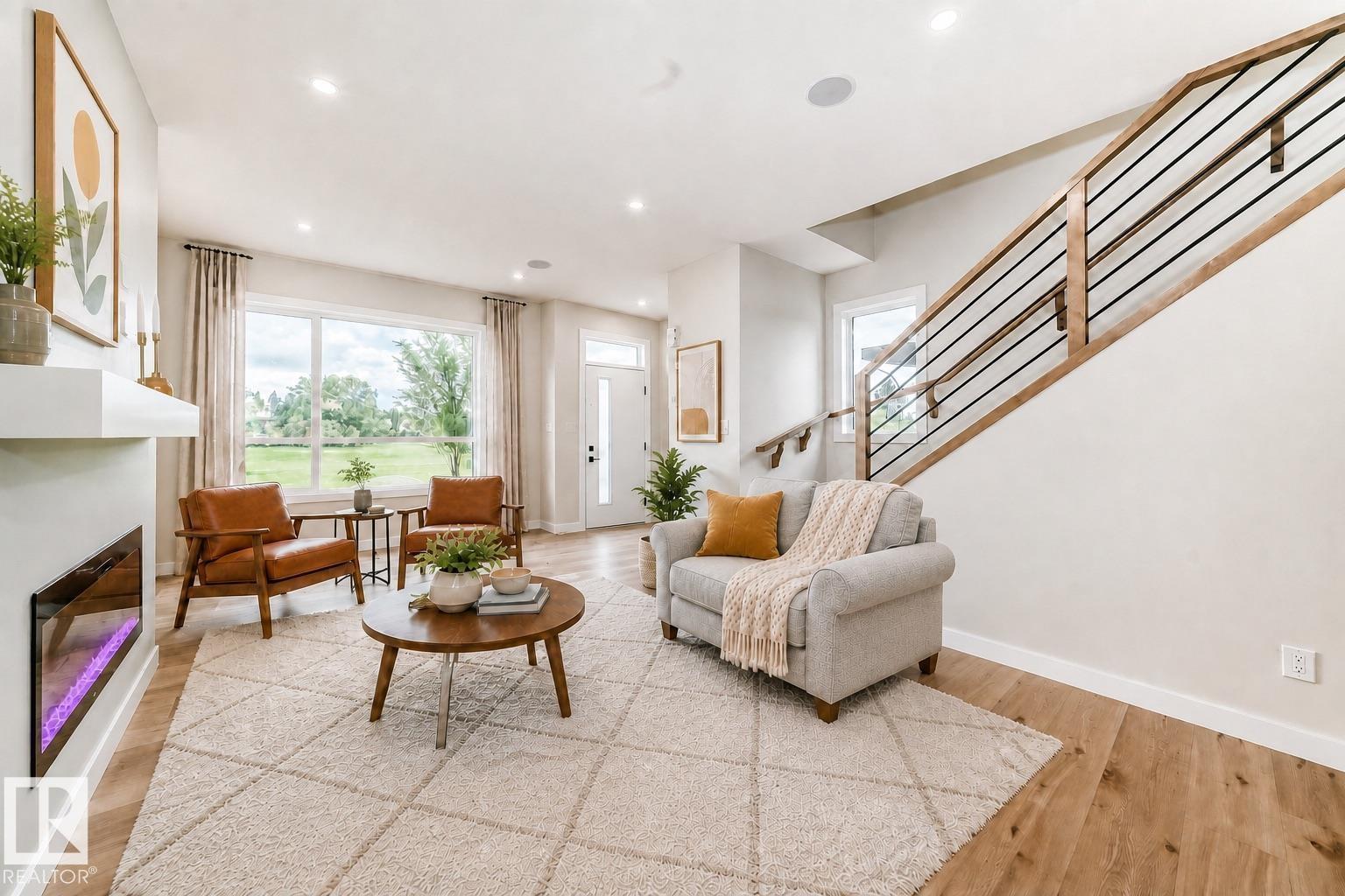 9637 85 ST NW - 8