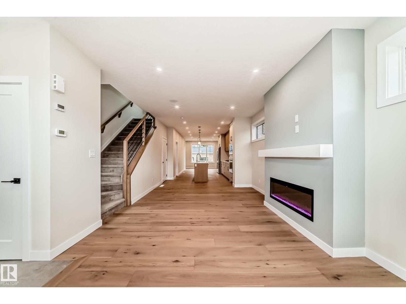 9637 85 ST NW - 12