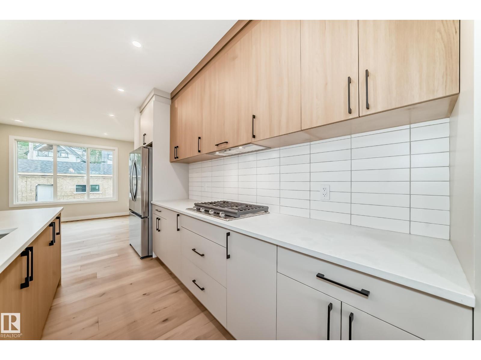 9637 85 ST NW - 19