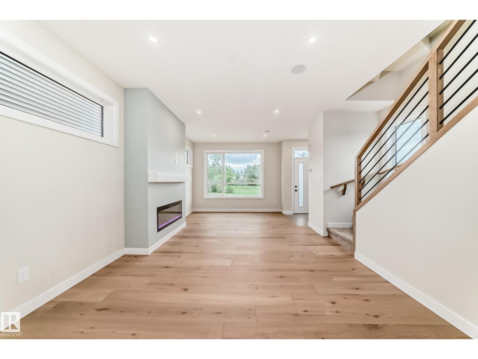 9637 85 ST NW - 13