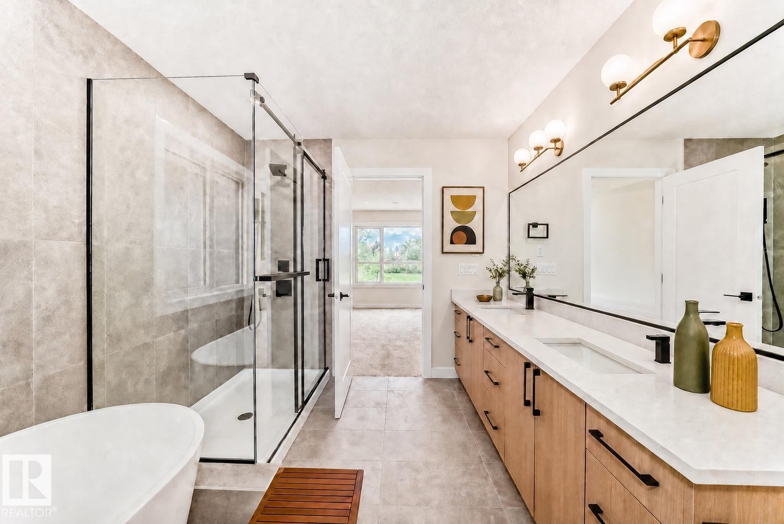 9637 85 ST NW - 40