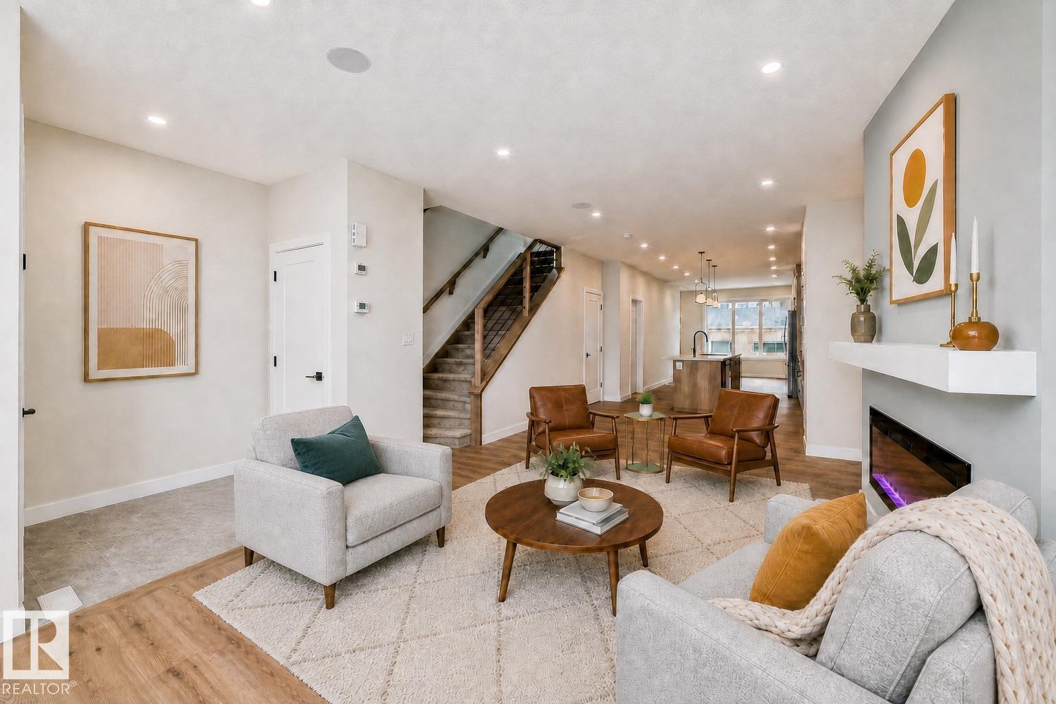 9637 85 ST NW - 6