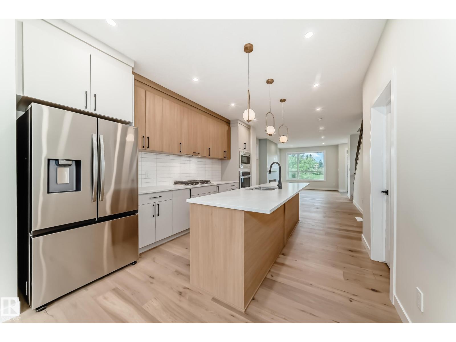 9637 85 ST NW - 20