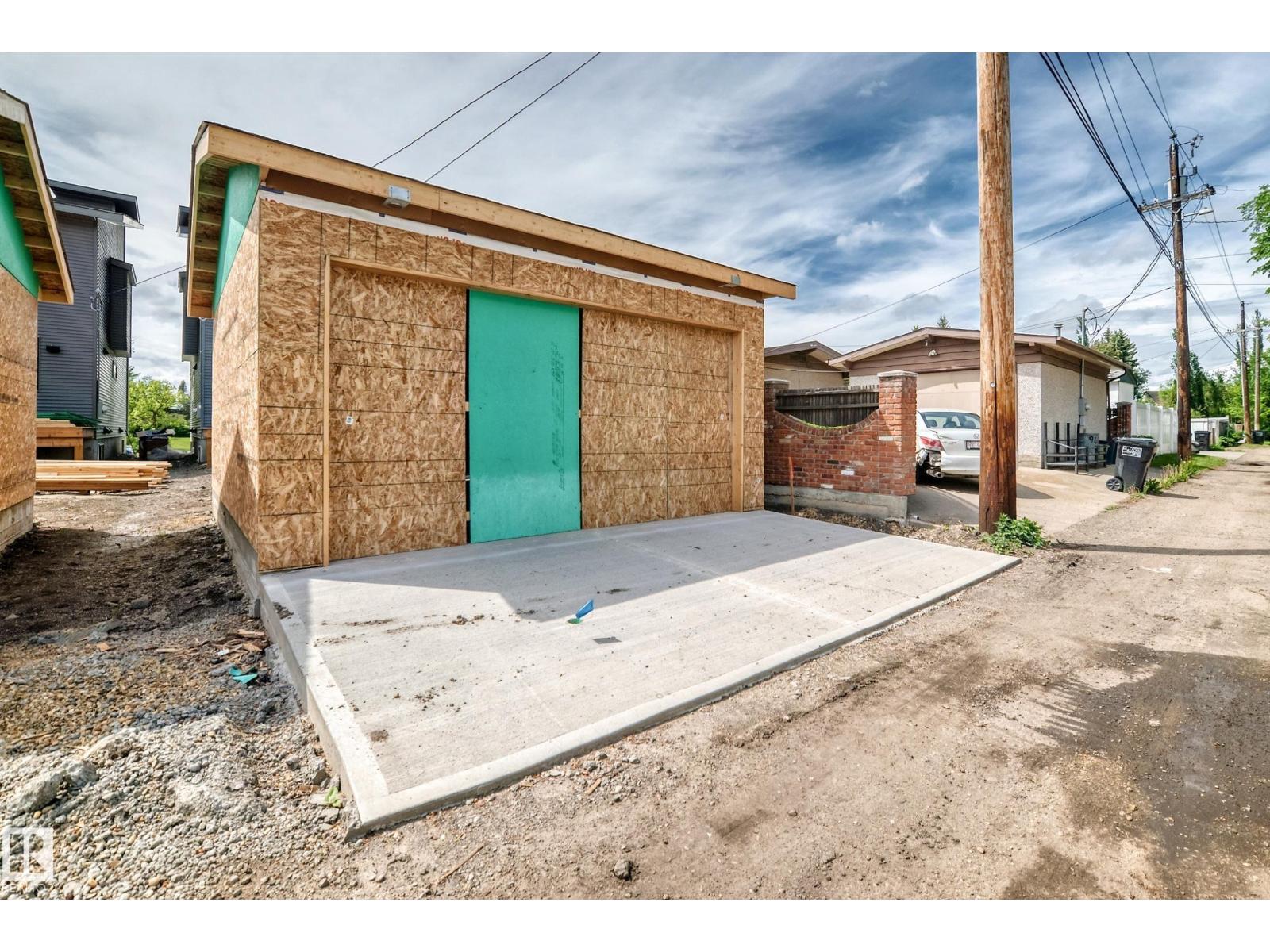 9637 85 ST NW - 68