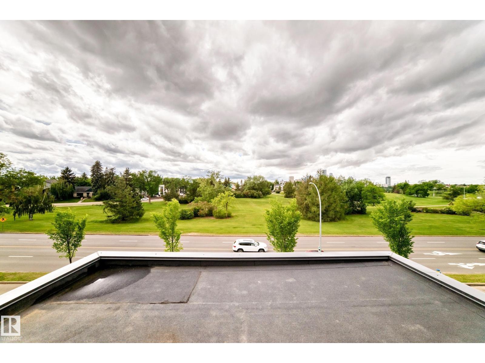 9637 85 ST NW - 62