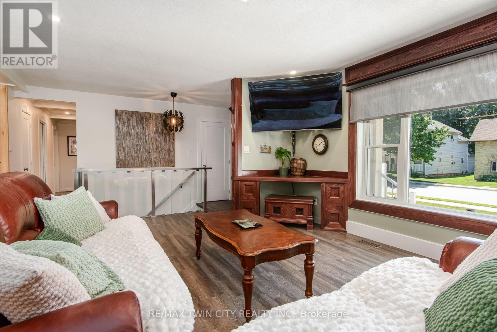 99 JOHN STREET W - Image 16