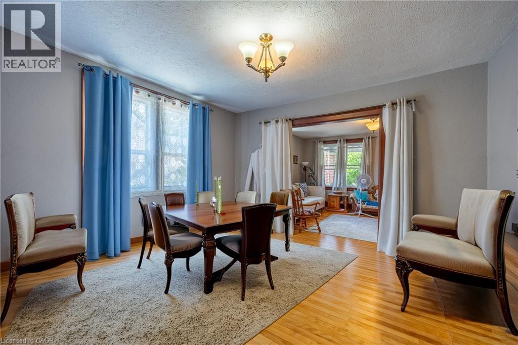 112 TALBOT Road - 11