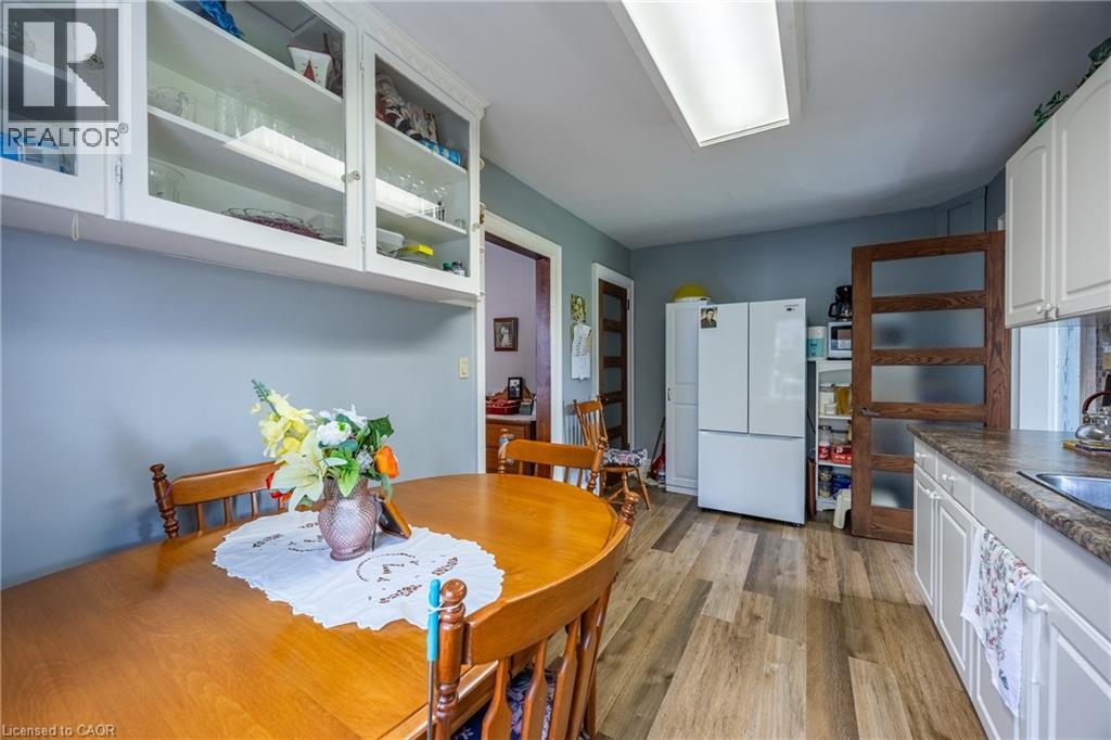 112 TALBOT Road - 13