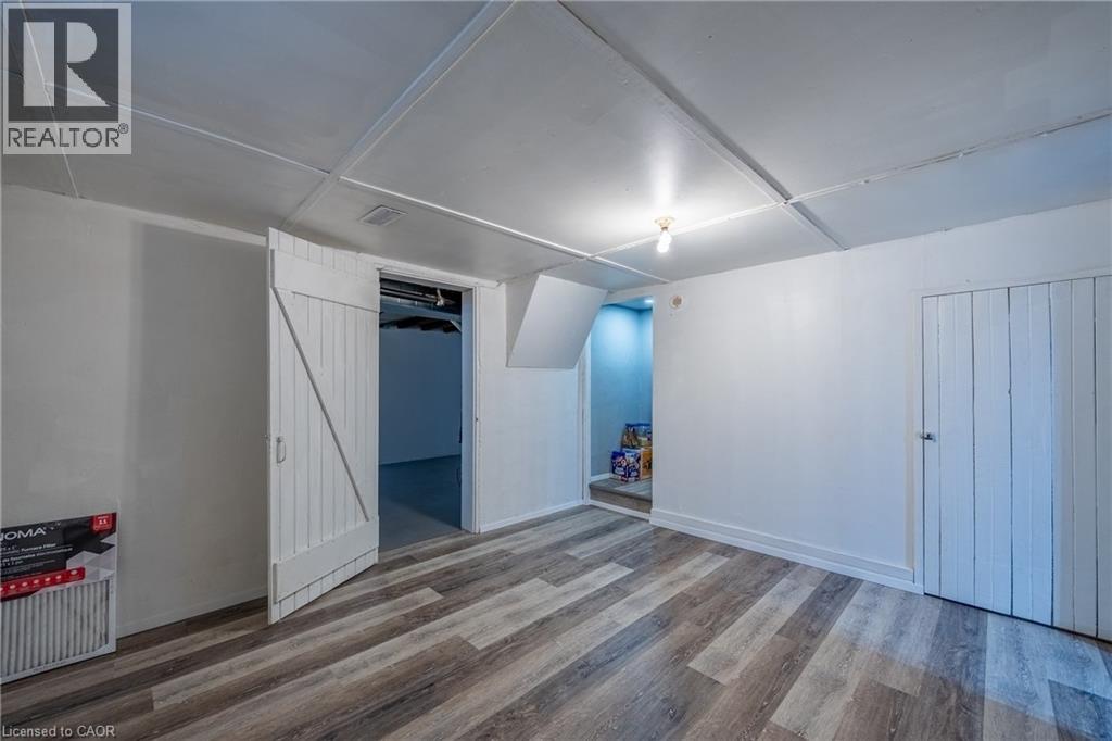112 TALBOT Road - 21