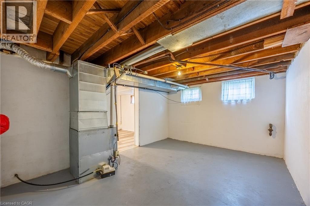 112 TALBOT Road - 24