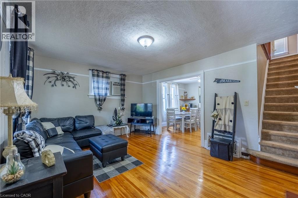 112 TALBOT Road - 27