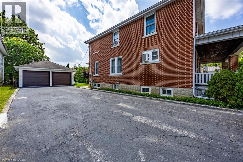 112 TALBOT Road - 3