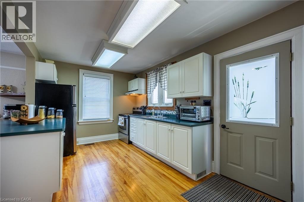 112 TALBOT Road - 30