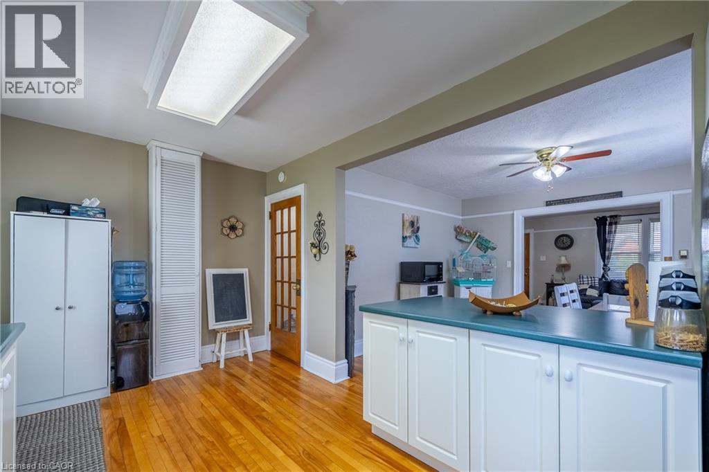 112 TALBOT Road - 32