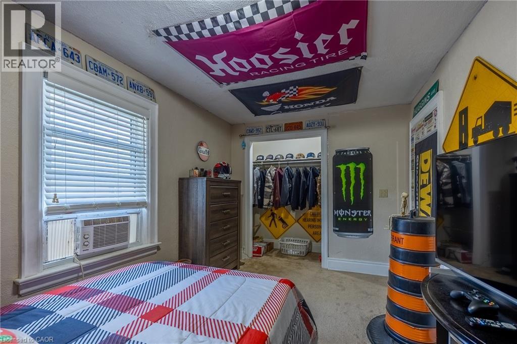 112 TALBOT Road - 36