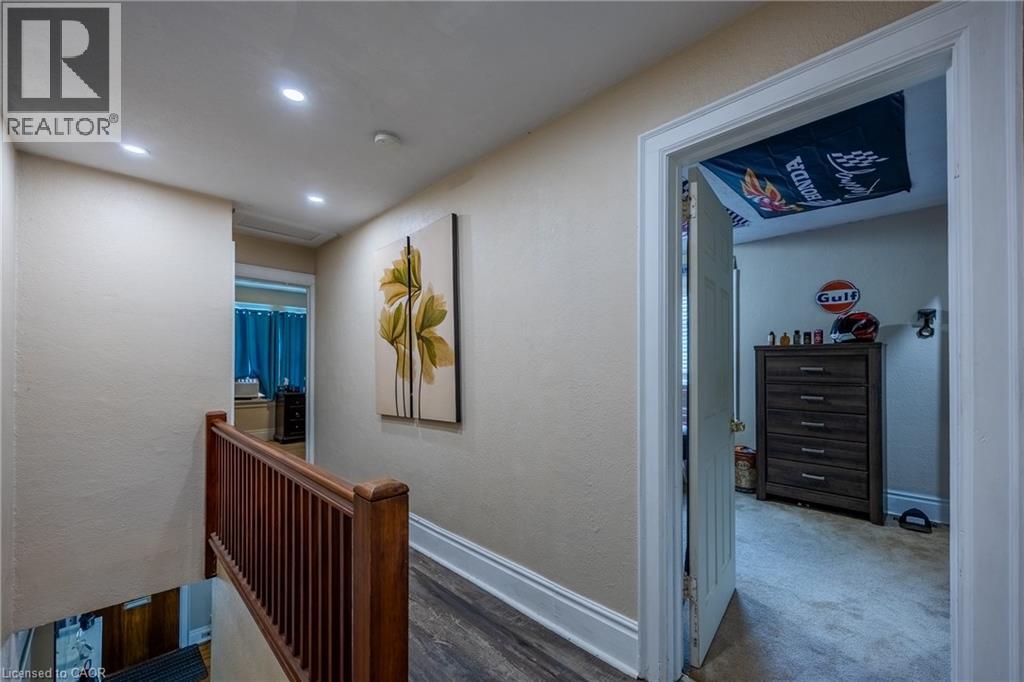 112 TALBOT Road - 37