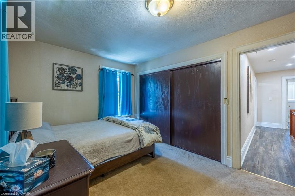 112 TALBOT Road - 39