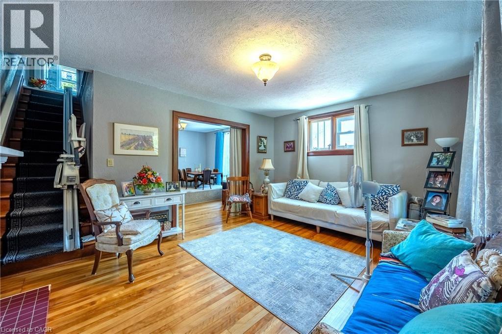 112 TALBOT Road - 8
