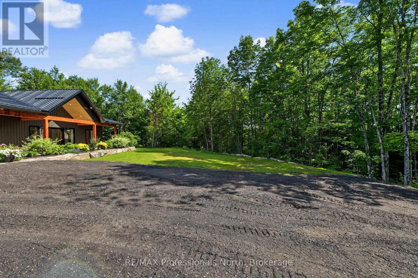 1541 BOBCAYGEON ROAD - 33