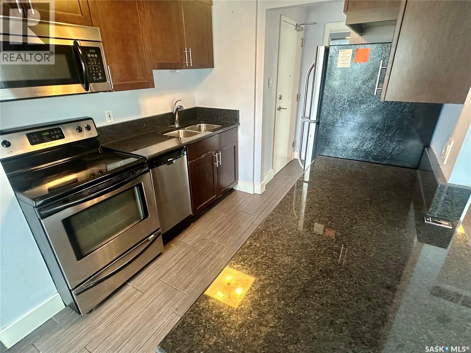 #902 320 5th AVENUE N - 4
