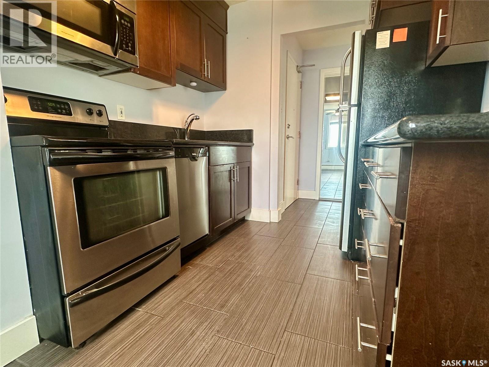 #902 320 5th AVENUE N - 5