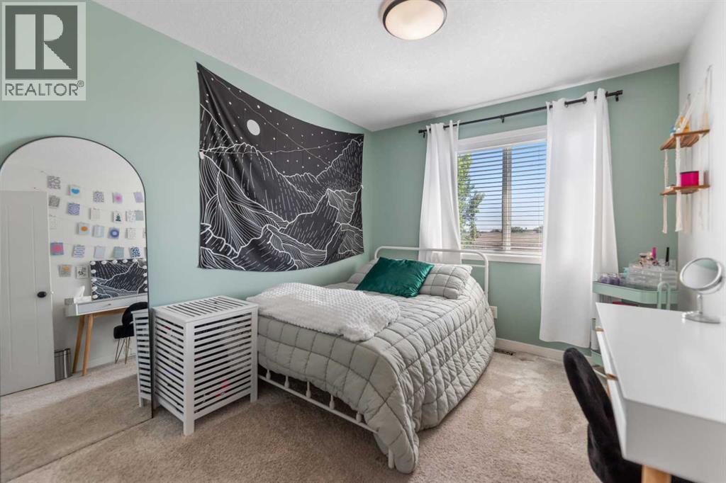 124 Masters Crescent SE - 29