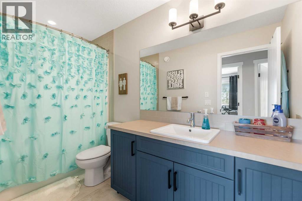 124 Masters Crescent SE - 31