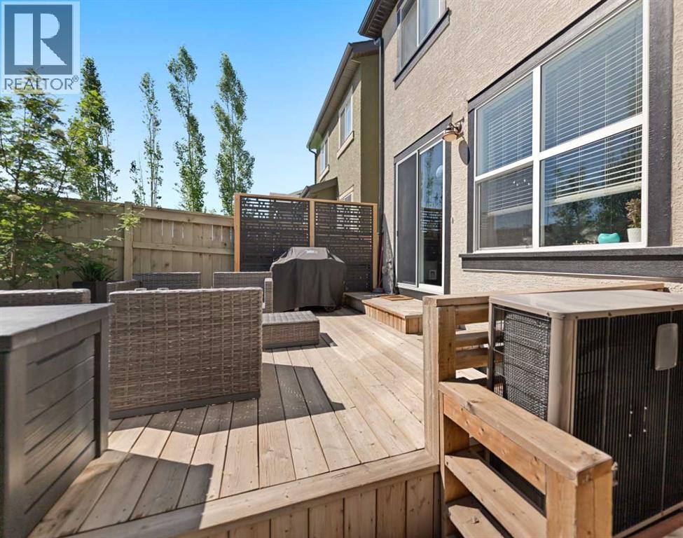124 Masters Crescent SE - 16