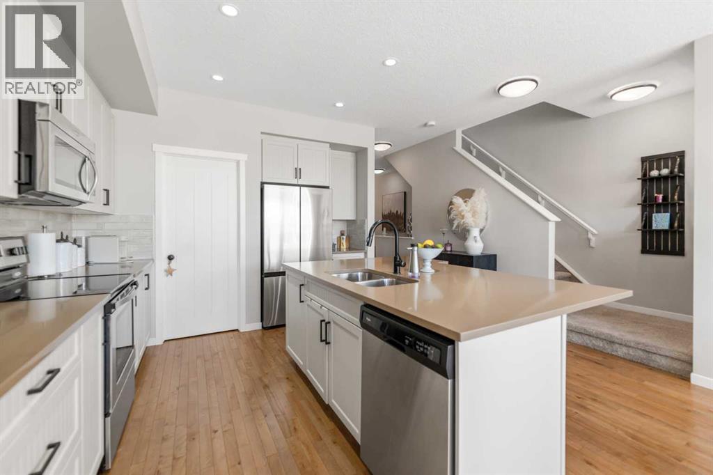 124 Masters Crescent SE - 18