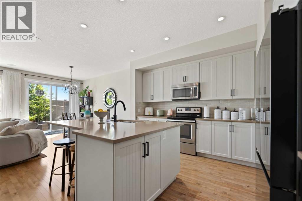 124 Masters Crescent SE - 4