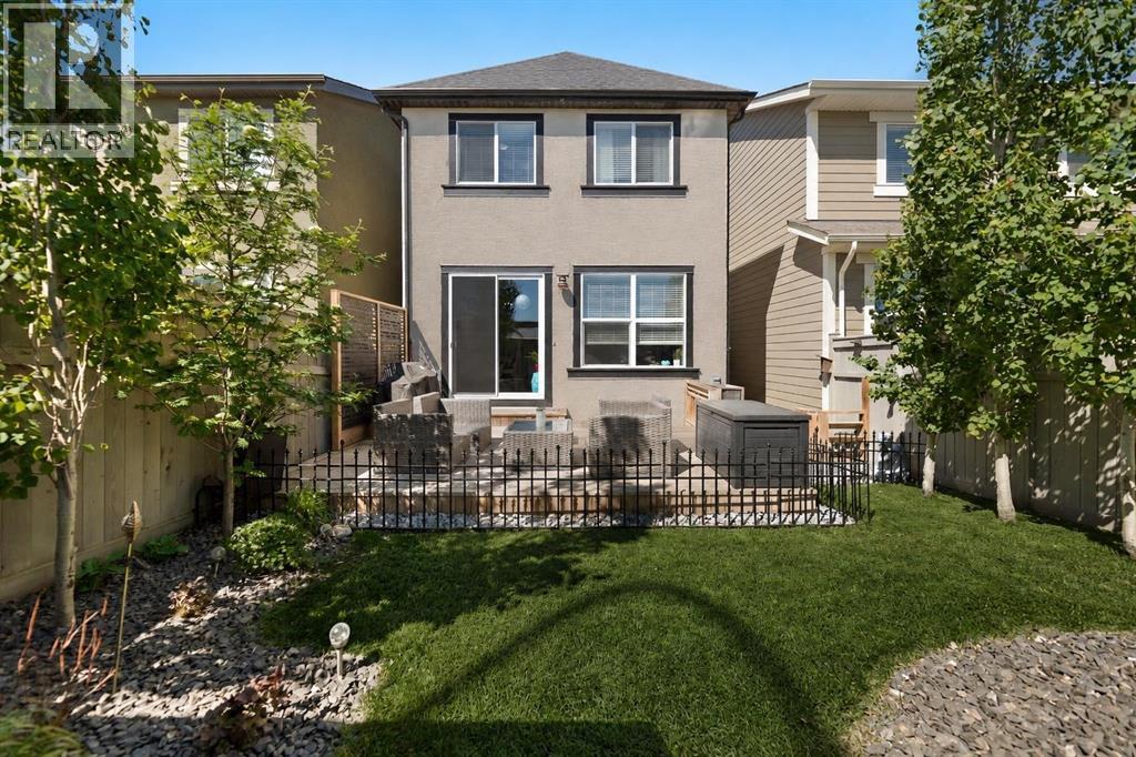 124 Masters Crescent SE - 14