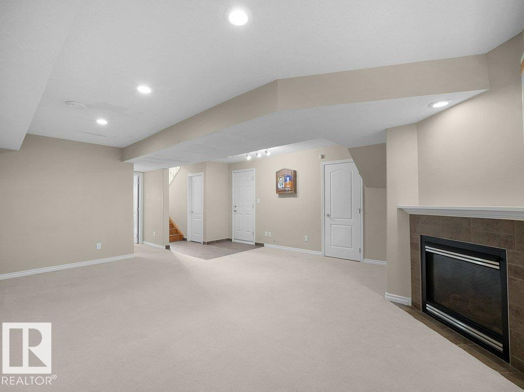 #30 17715 96 AV NW - 28