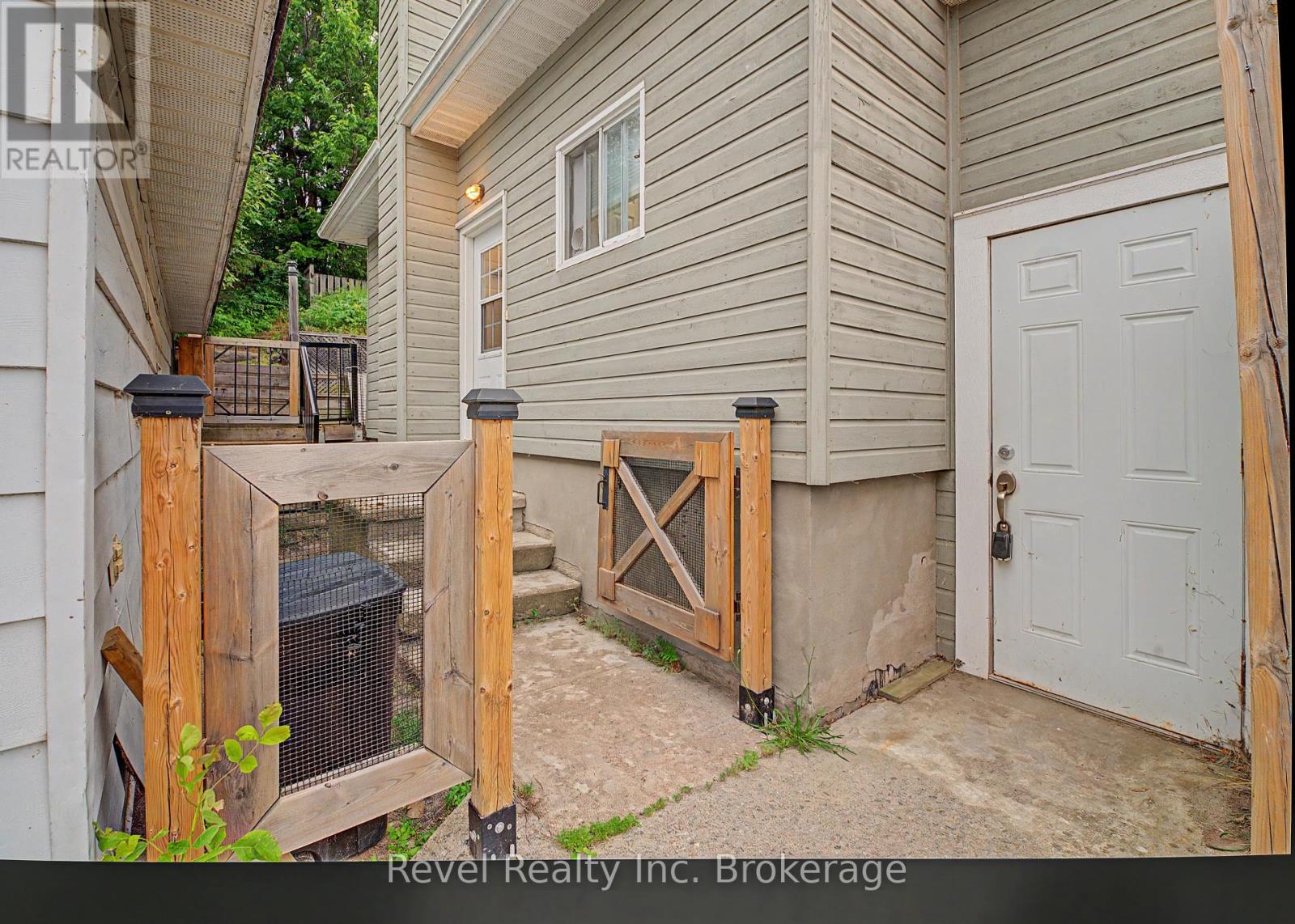 148 MAIN STREET S - 3