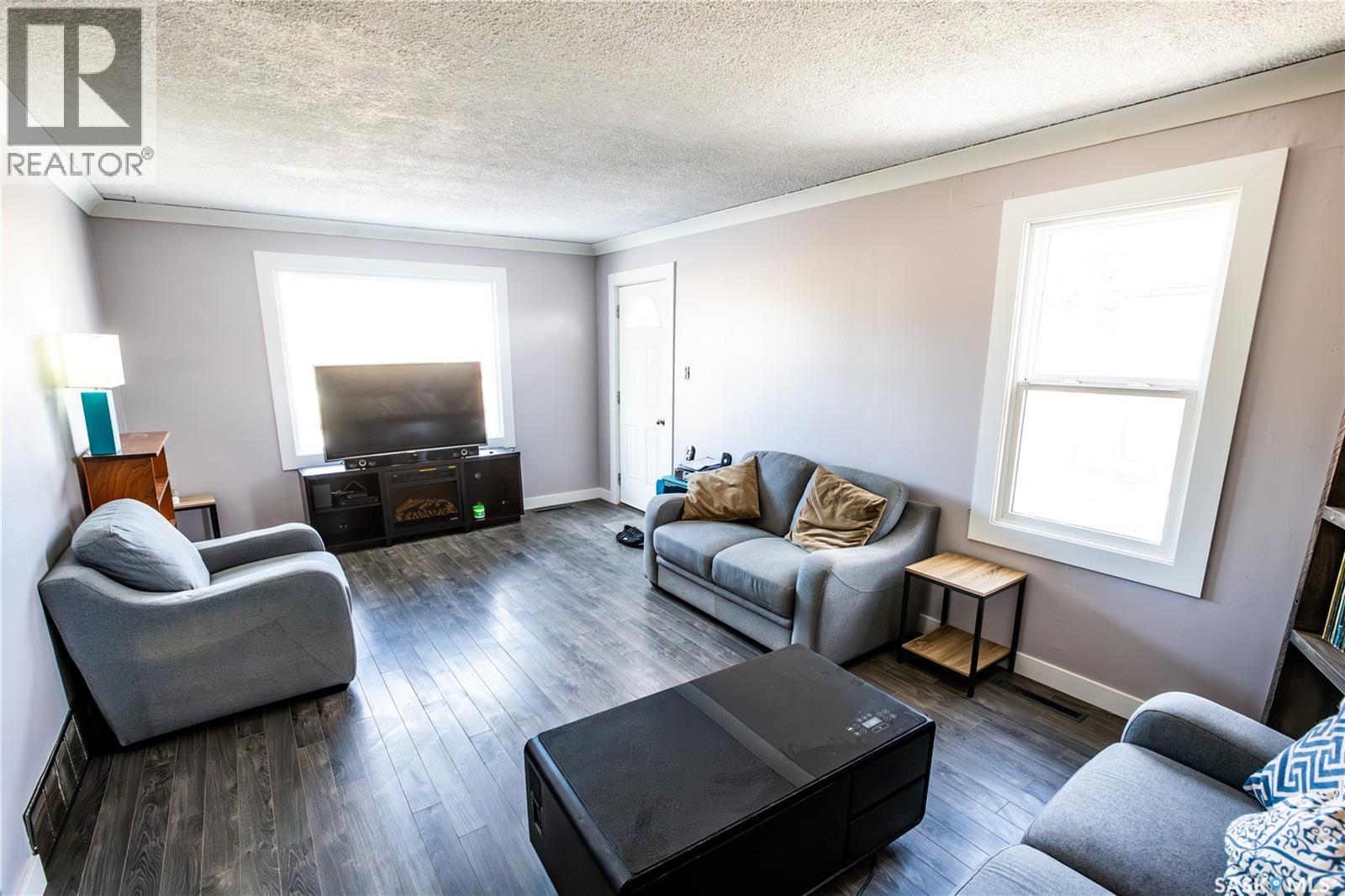 1021 Caribou STREET W - 5