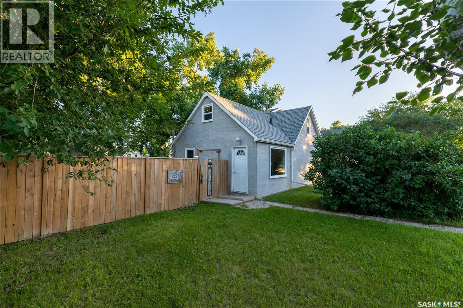 1021 Caribou STREET W - 17