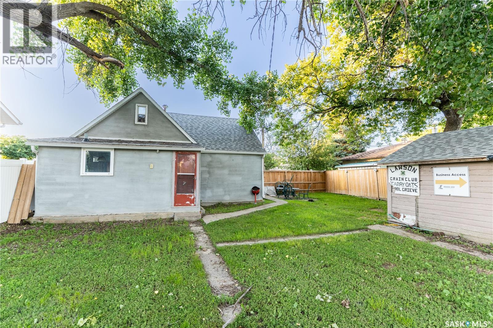 1021 Caribou STREET W - 16