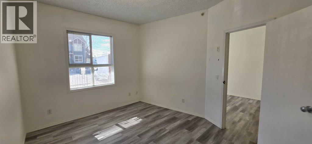 #1206 73 Erin Woods Court SE - 11