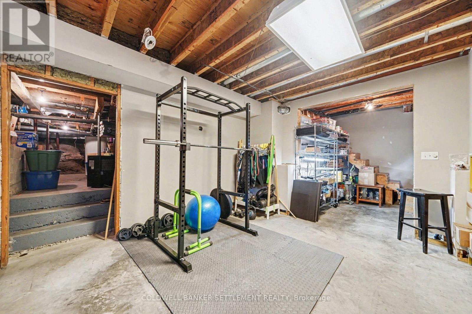 217 GORE STREET E - 23