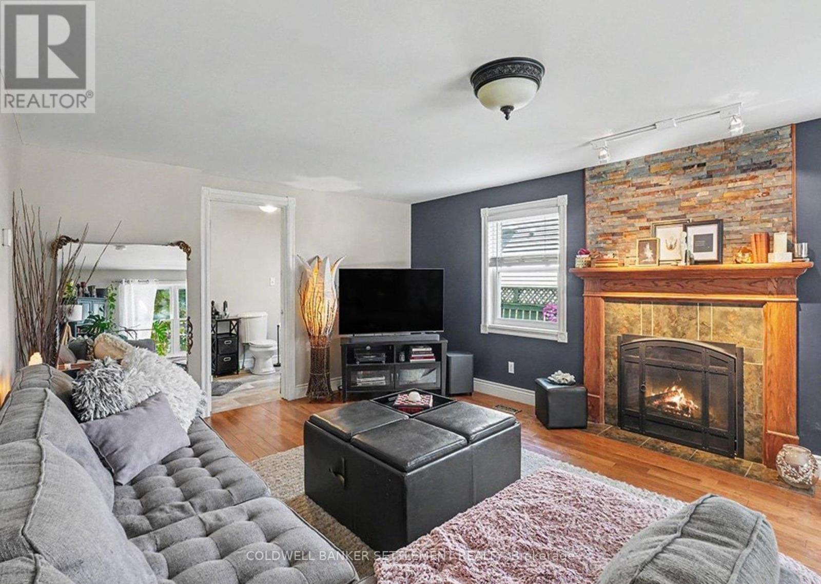 217 GORE STREET E - 4