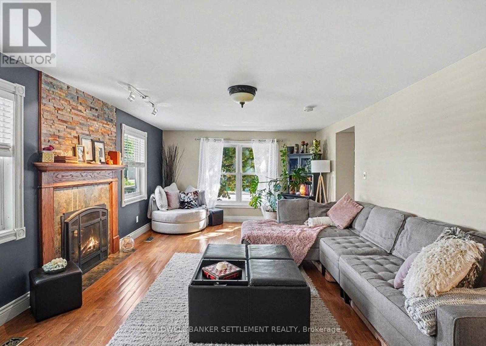 217 GORE STREET E - 5