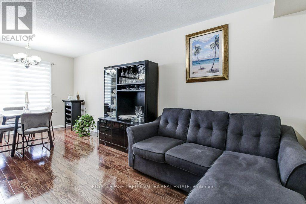 #66 71 GARTH MASSEY DRIVE - 24